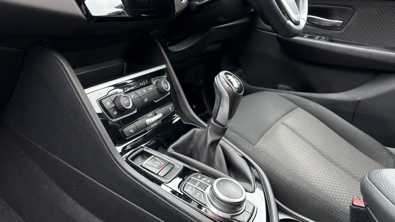 BMW 2 Series 218i SE 5dr Petrol Estate